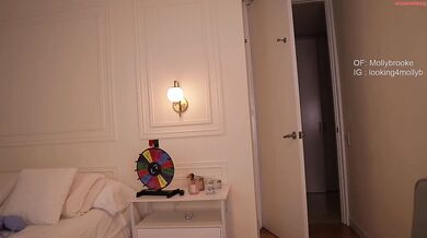 newmollybrooke Pillow Grinding Naked Chaturbate