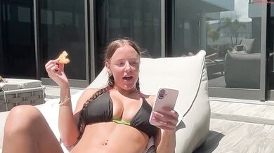 zoepriceee Outdoor Bikini Flash Tits Chaturbate