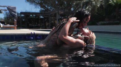 yrsaclicksvip thecleopetra GirlGirl Strip in Pool Onlyfans