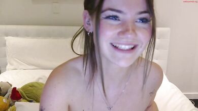 poppyjoyyy Topless Nipslip Teen Chaturbate