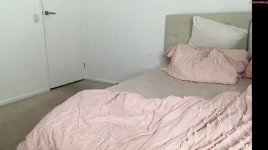 zharablackxx Chaturbate Topless Strip Handbra Tease