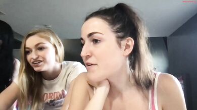 realbeccablair Chaturbate Friend Lick Pussy Nude