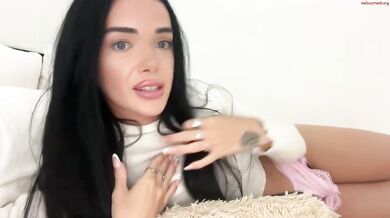 paigemckinnon Teen Strip Topless Handbra Tease Chaturbate
