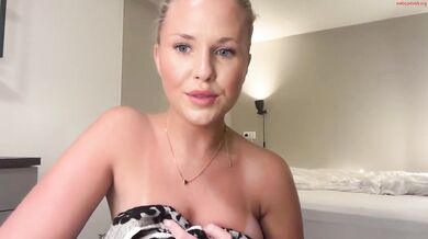 lilypop7 Nude Strip Towel Tease Chaturbate
