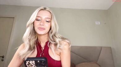 skyemaeee Chaturbate New Blonde Bombshell Play with Tits