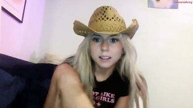 twofrens Chaturbate Blonde 18 Year Old Fingering Pussy
