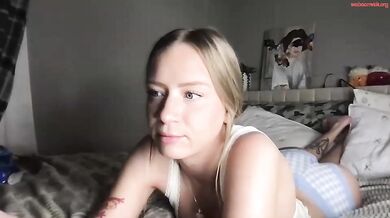daisy_hart Chaturbate Teen Nude Oilshow & Finger Pussy