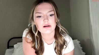 hadleyreed Chaturbate Teen Show Tits & Ass