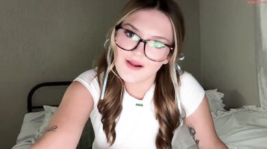 hadleyreed Chaturbate Teen Show Tits & Ass