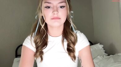 hadleyreed Chaturbate Teen Show Tits & Ass