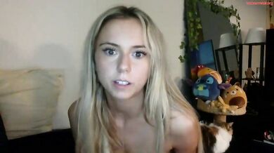 twofrens Topless Blonde Teen Chaturbate