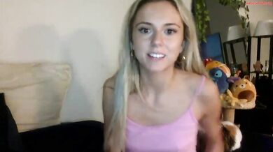 twofrens Topless Blonde Teen Chaturbate