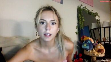 twofrens Slim Teen Topless Chaturbate