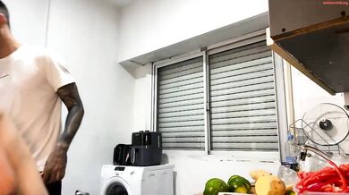 jazmin2004 Chaturbate Fit Girl Trying To Cook But Suck Dick Instead