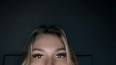 avocadotoocute Chaturbate Flash Tits & Jiggle Ass