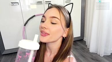 Littlemia19 Hula Hoop Bottomless Chaturbate