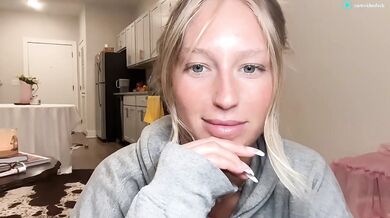 caseyyyhere Topless Handbra Tease Chaturbate