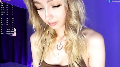 clonedage Stripchat Skinny 18 Year Old Show Tits