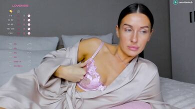 nejasatin Home Alone Fingering Pussy Stripchat