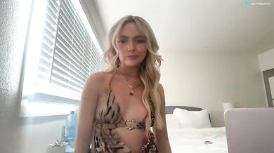chloeparkerr07 katekinley Teen Friends Show Tits Chaturbate