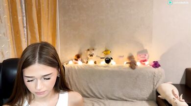 urmeowkitty Chaturbate 18 Year Old Big Tits Topless Dance