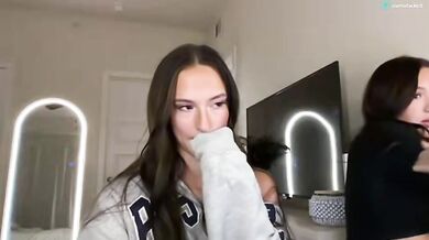 sydneyharperrr brookexmatthews Flash Ass Chaturbate