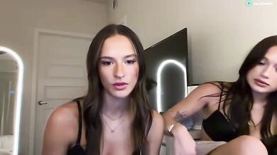sydneyharperrr brookexmatthews Flash Ass Chaturbate