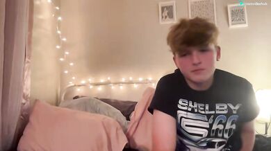 trixilee24 Chaturbate Teen Couple Nude Blowjob