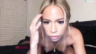 britneylor Chaturbate Teen Topless Pillow Grinding & Pussy Play