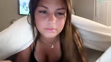 jordantristyn Chaturbate Sweet Teen with Cleavage