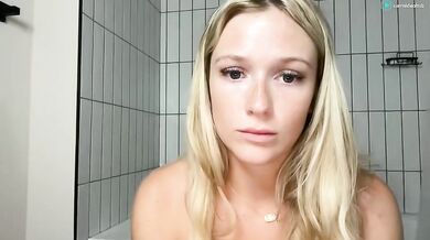 korinaluvv Bathtub Dildo Ride Chaturbate
