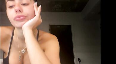 siennaavalee Chaturbate Brunette With Big Tits