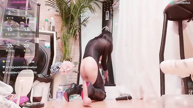 Neinei_bao Stripchat Dildo Ride In Heels