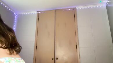 Maddybbyyy Chaturbate 18 Year Old Wet Shirt Show