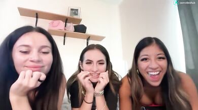 Paytonpeachy Friends Show Tits & Asses Chaturbate
