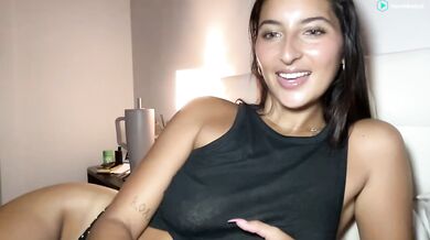 Leiathorne_ Braless In Black Shirt & Hairbra Nipslip Chaturbate