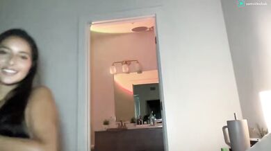 Leiathorne_ Braless In Black Shirt & Hairbra Nipslip Chaturbate