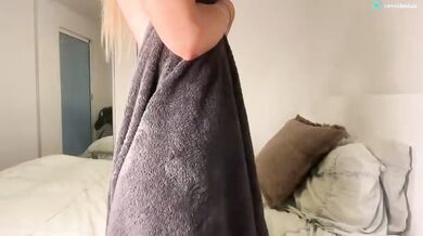 Aryaaa7 Teen Show Lingerie & Tease Nude In Towel Chaturbate