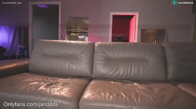 Mae Winters Jerk Two Cocks & Gets Dry Fucked Chaturbate