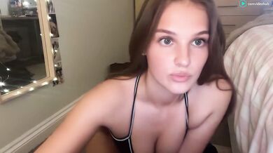 Amelialilyx Chaturbate 18 Year Old Flexible Ass Show