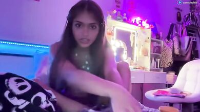 Zoeybrookss Chaturbate Petite 18 Year Old Lotion Feets
