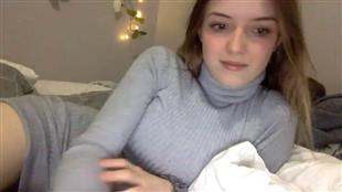 queenie2020 mfc Teen Show Boobs Video